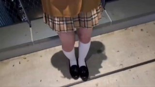 鸭舌帽高颜值网红妹子性感肥臀卫生间小露逼逼